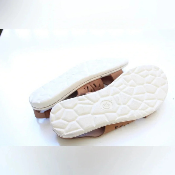 Born sling back sandals - Picture 3 of 11